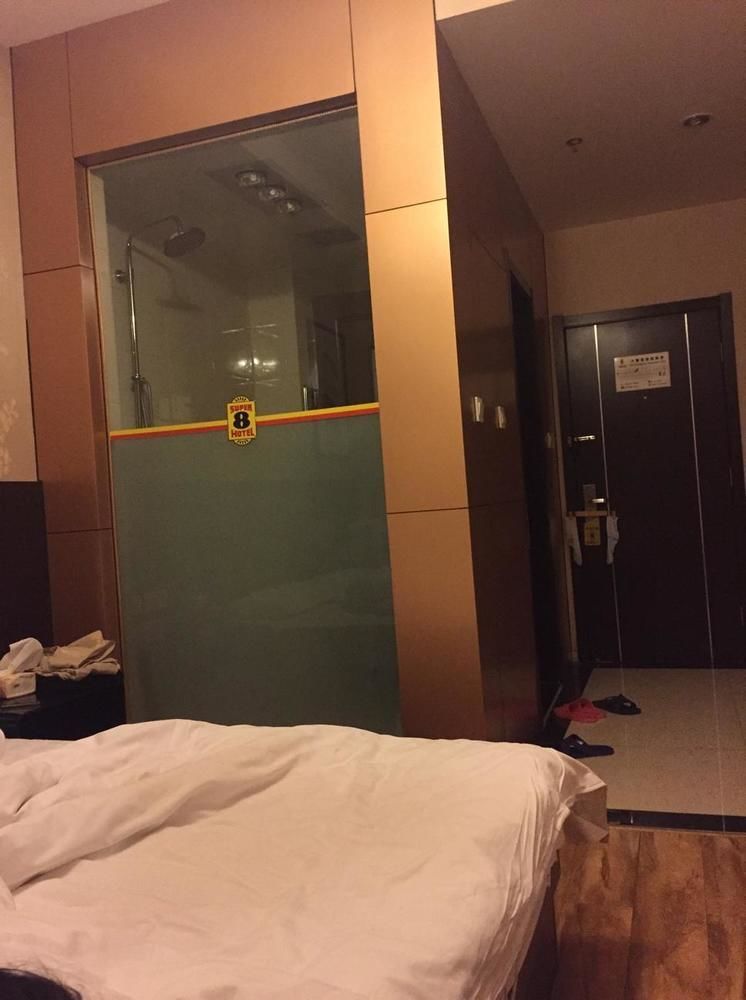 Super 8 Hotel Jinan Exterior photo