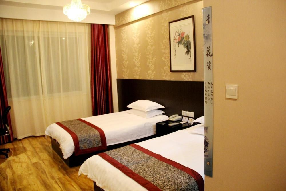 Super 8 Hotel Jinan Exterior photo